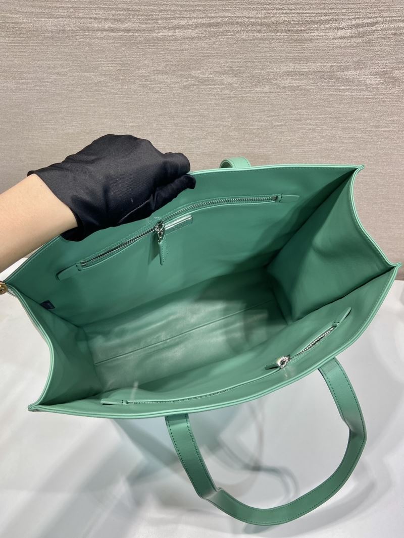 Pra*a tote bags